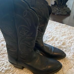 Ariat cowboy boots